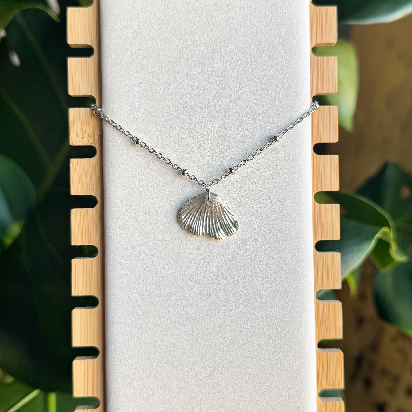 forest petal necklace