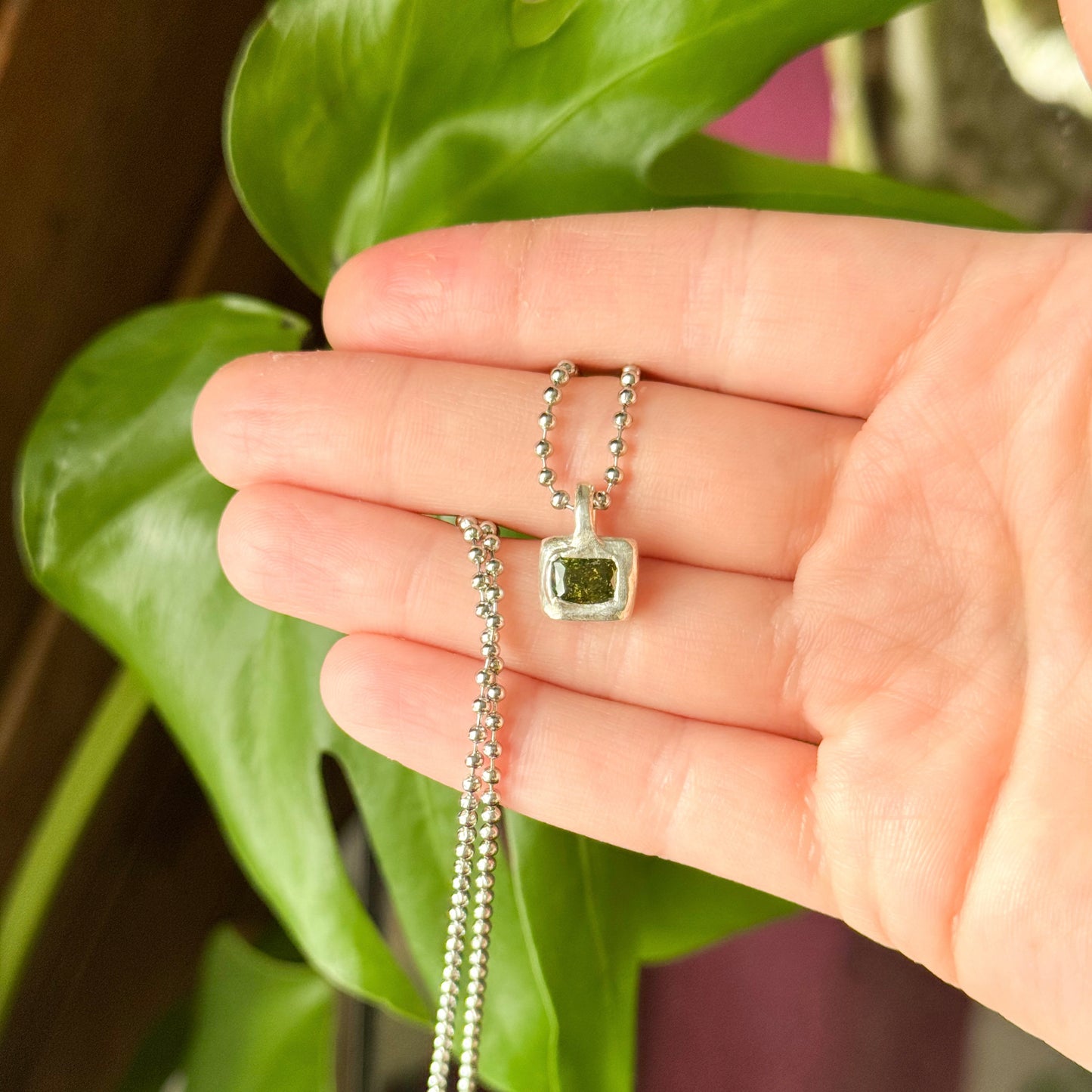 olive green molten necklace