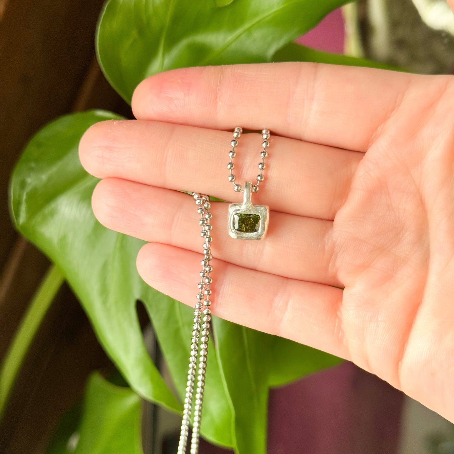 olive green molten necklace