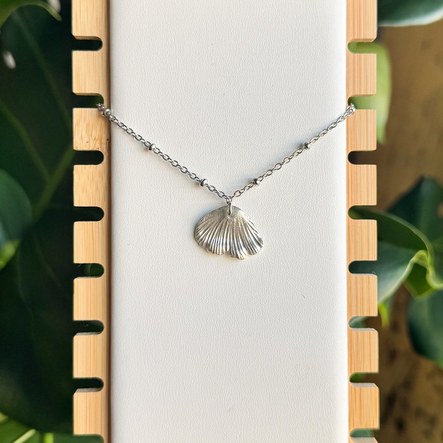 forest petal necklace