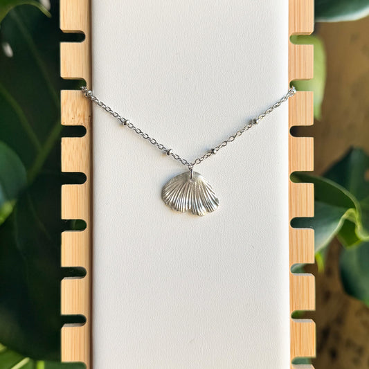 forest petal necklace