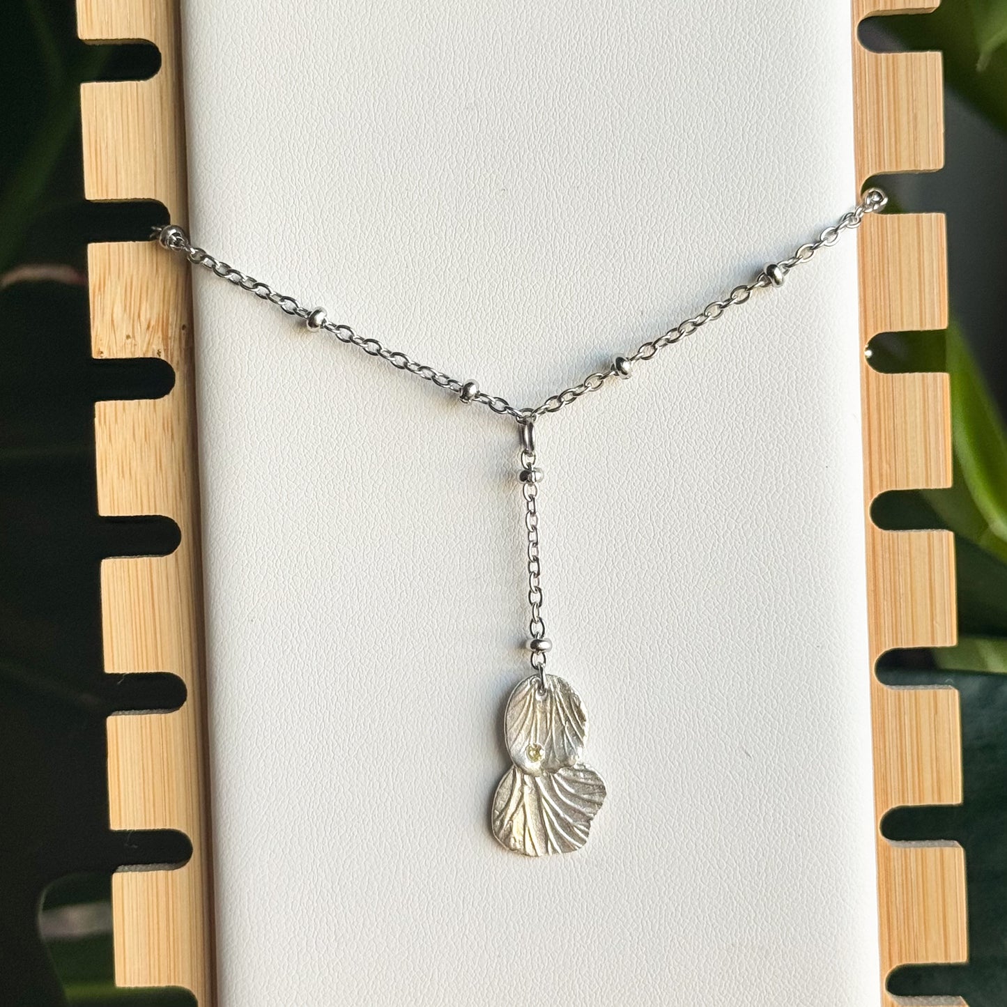 spora drop chain necklace