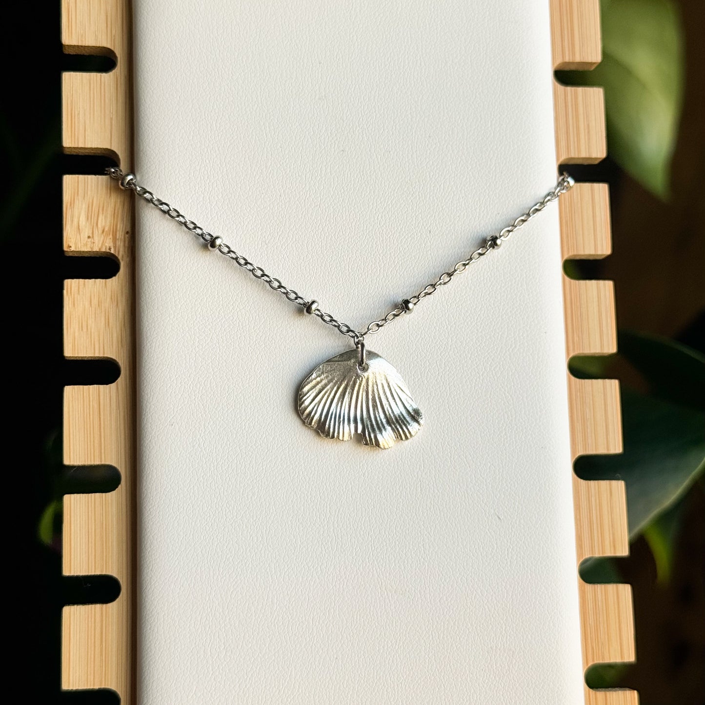 forest petal necklace
