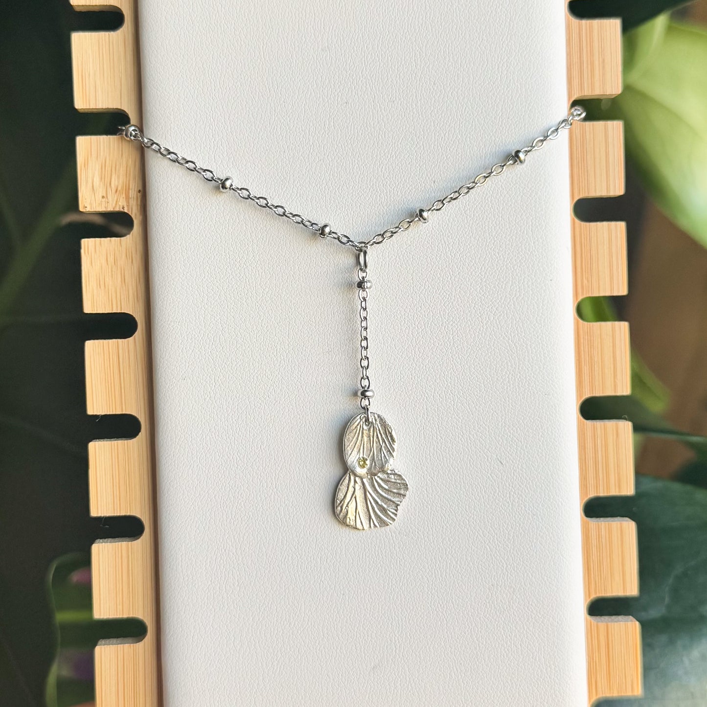 spora drop chain necklace